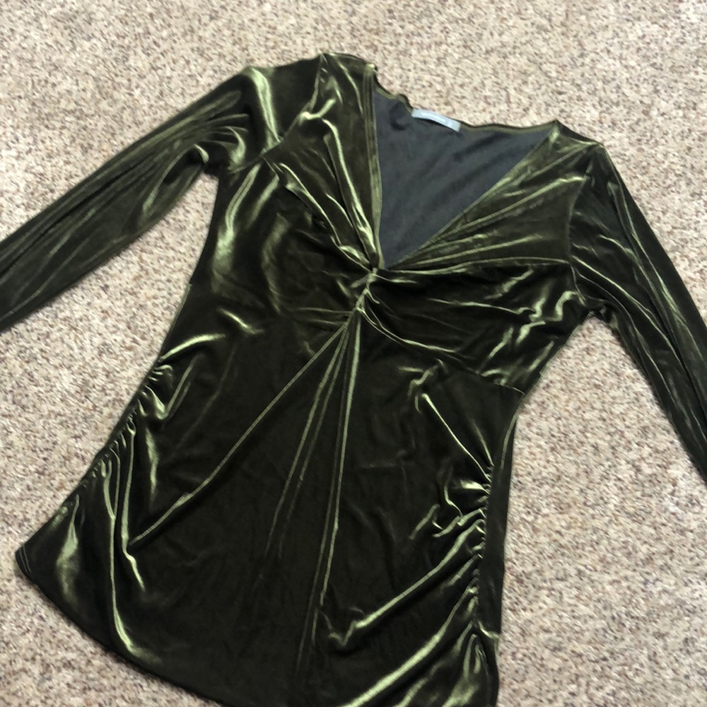 Nally & Millie V neck
